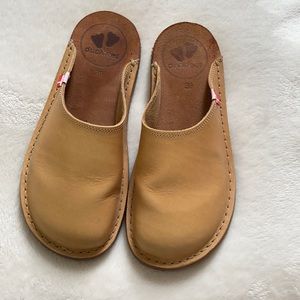 Duckfeet Mules, size 39